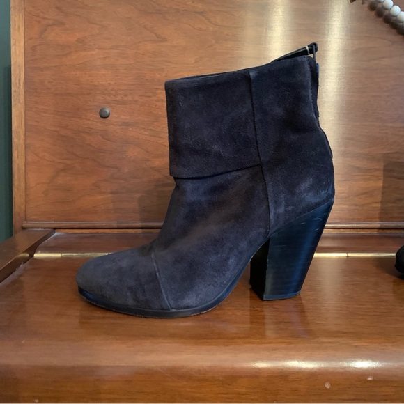 Rag & Bone Black Suede Ankle Boots - Picture 14 of 16